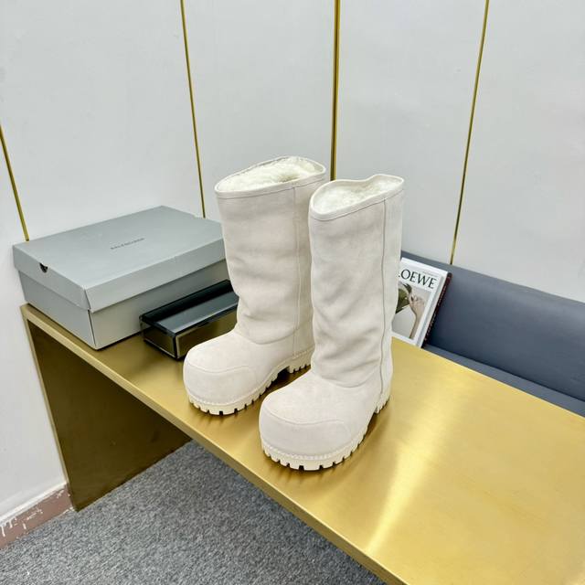 出短 中款 高款 男款加20 Balenciaga 巴黎世家 大头靴雪地靴 情侣款 时尚不分季节，泰国明星fourth在30几度的天气穿着巴黎世家2024 洛杉